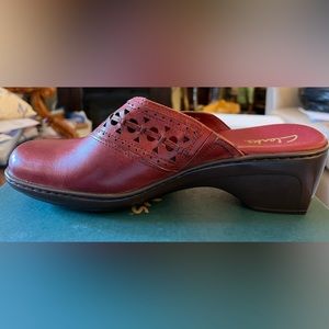 NWT Clarks Women's Karina Red Leather Slip On Clog Shoe Sz 9 M